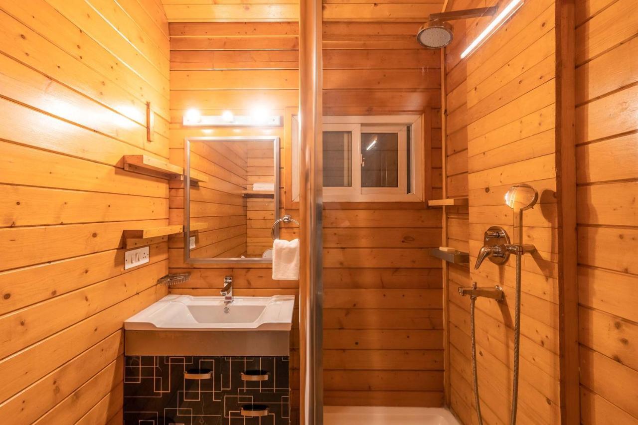 Nature'S Abode - The Wooden Villa At Morjim By Stayvista Exterior foto