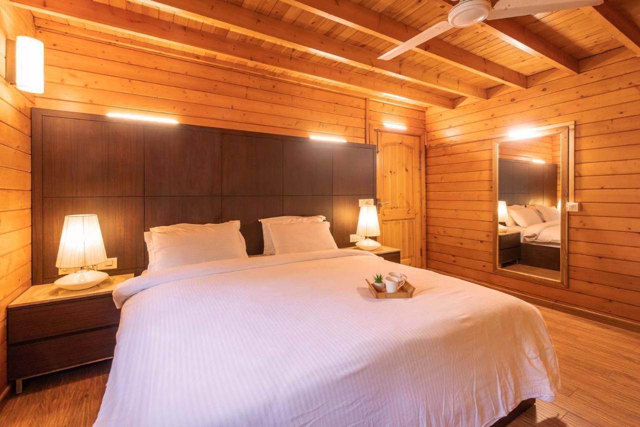 Nature'S Abode - The Wooden Villa At Morjim By Stayvista Exterior foto